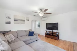 16 Green St, Oxford Township, NJ 07863 - Photo 9