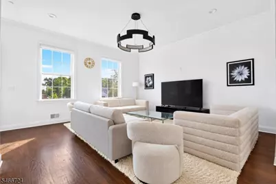 18 Parkside Ln, Teaneck Township, NJ 07666 - Photo 1