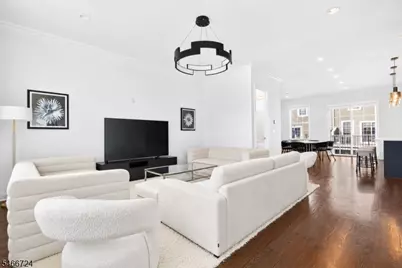 18 Parkside Ln, Teaneck Township, NJ 07666 - Photo 3