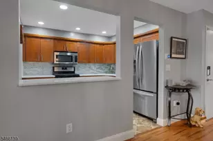 92 Edgefield Dr, Parsippany, NJ 07950 - Photo 9