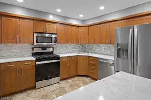 92 Edgefield Dr, Parsippany, NJ 07950 - Photo 11