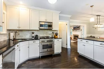 64 Chestnut Rd, Verona, NJ 07044 - Photo 11