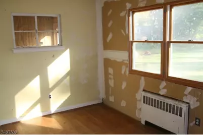 9 Robin Hood Rd, Parsippany, NJ 07950 - Photo 11