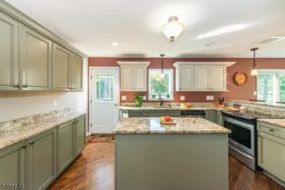 9 Old Traveled Way, Roxbury Township, NJ 07852 - Photo 7