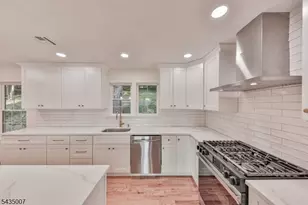 90 Chestnut St, Morristown, NJ 07960 - Photo 1