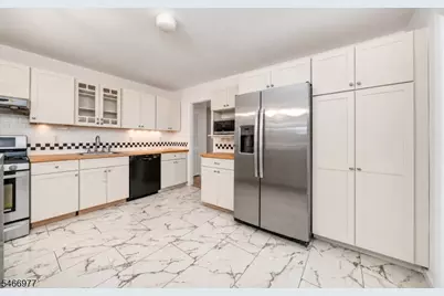 37 Mea Dr, Berkeley Heights Township, NJ 07922 - Photo 5