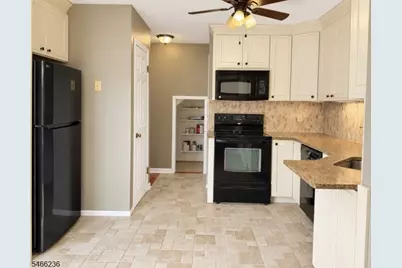 40 Heritage Ln #40, Hamburg, NJ 07419 - Photo 5