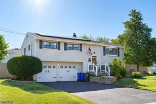 15 Foxwood Dr, Franklin Township, NJ 08873 - Photo 1