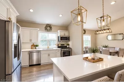 15 Foxwood Dr, Franklin Township, NJ 08873 - Photo 3