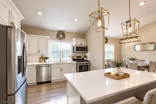 15 Foxwood Dr, Franklin Township, NJ 08873 - Photo 3