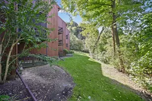 1 Red Lodge Dr, Vernon, NJ 07462 - Photo 29