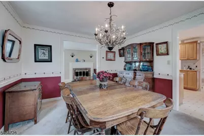 52 Crescent Rd, Livingston, NJ 07039 - Photo 9
