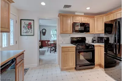 52 Crescent Rd, Livingston, NJ 07039 - Photo 11