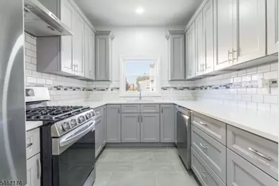 137 Amherst St, East Orange, NJ 07018 - Photo 3
