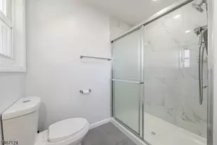 137 Amherst St, East Orange, NJ 07018 - Photo 25