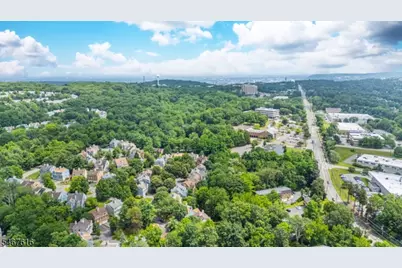 22 Dowitcher Ct, Wayne, NJ 07470 - Photo 49