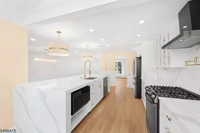 3 Martin Pl, Fairfield, NJ 07004 - Photo 21