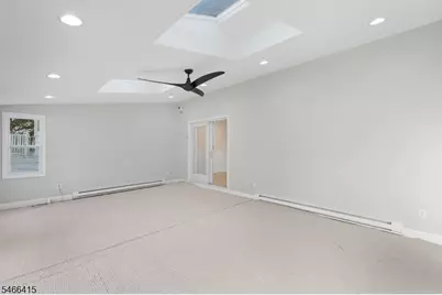 3 Martin Pl, Fairfield, NJ 07004 - Photo 9