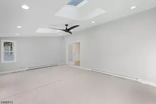 3 Martin Pl, Fairfield, NJ 07004 - Photo 9