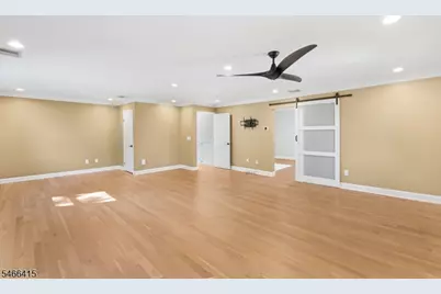 3 Martin Pl, Fairfield, NJ 07004 - Photo 27