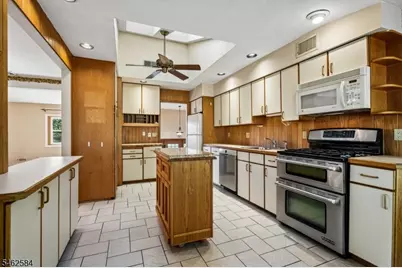 907 Pleasant Valley Way, West Orange Township, NJ 07052 - Photo 13