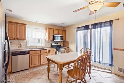 16 Dodge, Hamilton Township, NJ 08610 - Photo 5