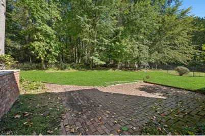 174 Sutton Dr, Berkeley Heights Township, NJ 07922 - Photo 25