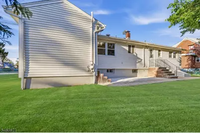 45 N Laurel Ave, Woodbridge Township, NJ 08830 - Photo 27