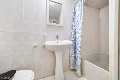 1635 Lincoln St, Jersey City, NJ 07307 - Photo 11