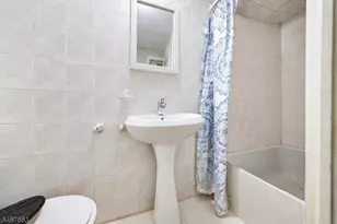 1635 Lincoln St, Jersey City, NJ 07307 - Photo 11