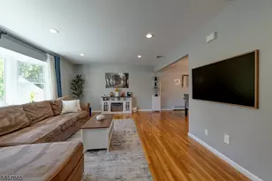 20 Rockaway Pl, Parsippany, NJ 07054 - Photo 9