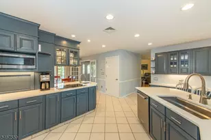 5 Sunrise Ln, Roxbury Township, NJ 07876 - Photo 9