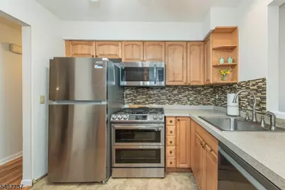 197 Lake Shore Dr, Parsippany, NJ 07034 - Photo 11