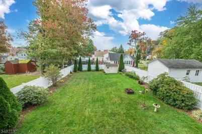 197 Lake Shore Dr, Parsippany, NJ 07034 - Photo 3