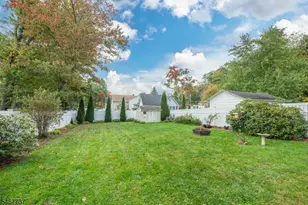 197 Lake Shore Dr, Parsippany, NJ 07034 - Photo 35