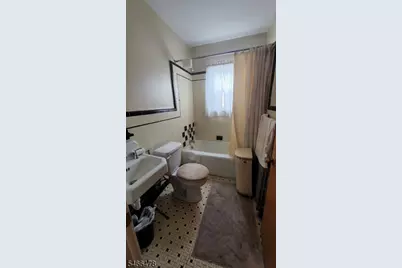 509 Thompson Ave, Roselle, NJ 07203 - Photo 17
