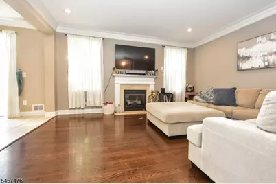 31 Barrister St, Clifton, NJ 07013 - Photo 9