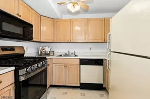 79 Park Edge, Berkeley Heights Township, NJ 07922 - Photo 15