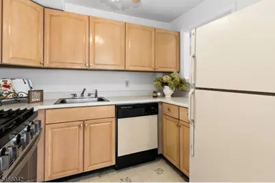 79 Park Edge #2J, Berkeley Heights Township, NJ 07922 - Photo 5