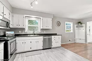 635 Bensel Dr, Mount Arlington, NJ 07850 - Photo 5