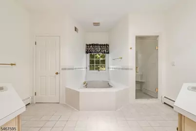 10 Kips Ridge C0010, Montclair Twp., NJ 07044 - Photo 21