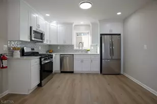 431 Sidorske Ave, Manville, NJ 08835 - Photo 3