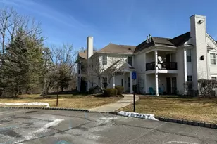 646 Honeybrook Cir, Lopatcong Township, NJ 08886 - Photo 3