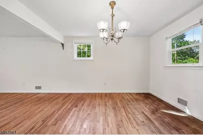 7 Tanglewood Dr, Livingston, NJ 07039 - Photo 5