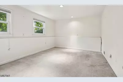 7 Tanglewood Dr, Livingston, NJ 07039 - Photo 21