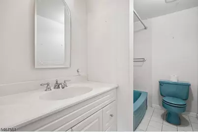 7 Tanglewood Dr, Livingston, NJ 07039 - Photo 17