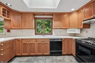 7 Tanglewood Dr, Livingston, NJ 07039 - Photo 7