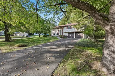7 Tanglewood Dr, Livingston, NJ 07039 - Photo 3