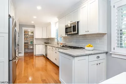 4 Walton Ln, Livingston, NJ 07039 - Photo 15