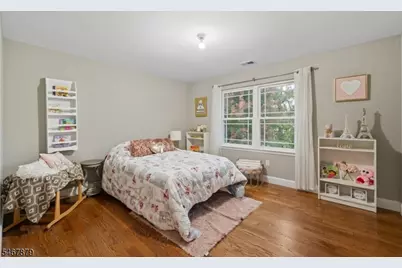 628 New Dover Rd, Woodbridge Township, NJ 07067 - Photo 19